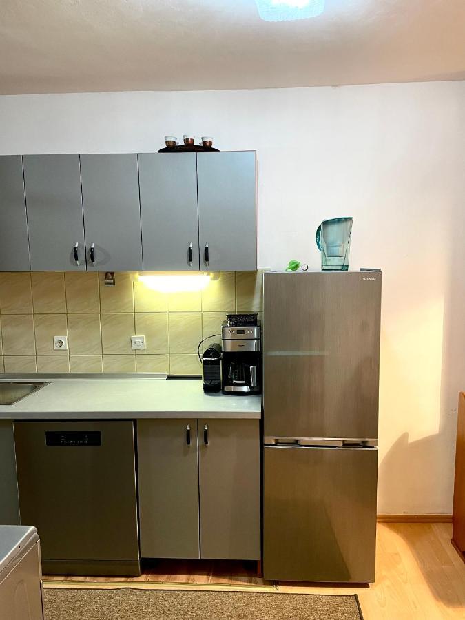 Airport Sarajevo Apartment 2 Ngoại thất bức ảnh